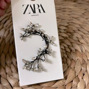 NWT ✨Zara Jewel Ear Cuff ✨